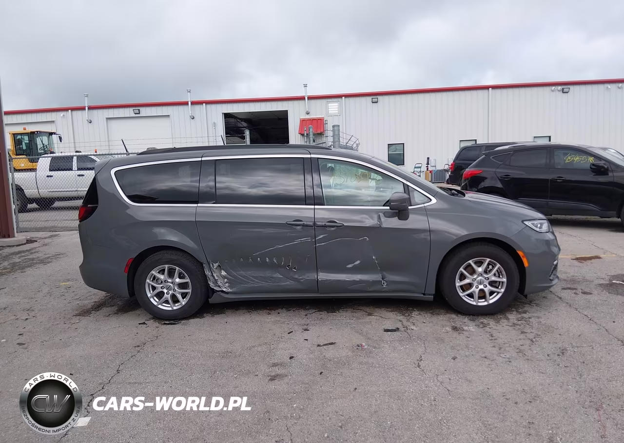 2022 Chrysler Pacifica Touring L VIN:2C4RC1BG6NR133177 - 13