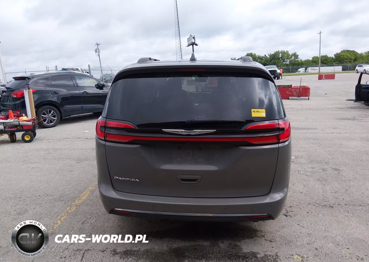 2022 Chrysler Pacifica Touring L VIN:2C4RC1BG6NR133177 - 16