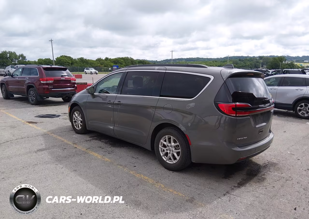2022 Chrysler Pacifica Touring L VIN:2C4RC1BG6NR133177 - 3