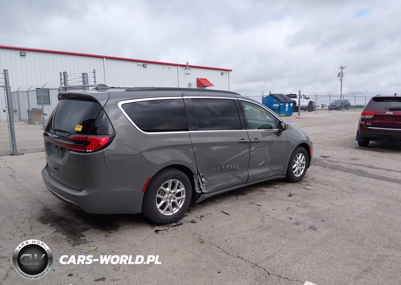 2022 Chrysler Pacifica Touring L VIN:2C4RC1BG6NR133177 - 4