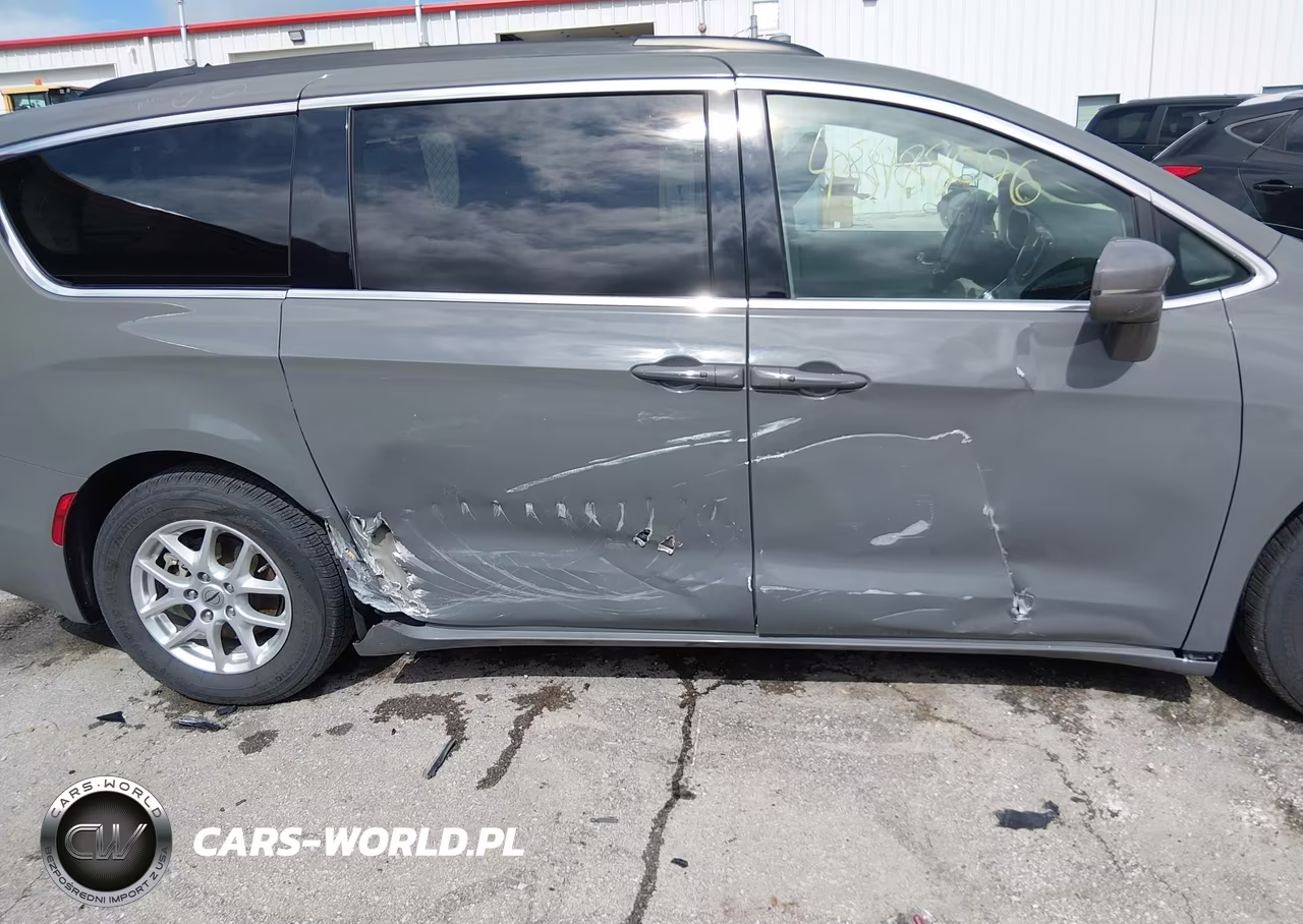 2022 Chrysler Pacifica Touring L VIN:2C4RC1BG6NR133177 - 6