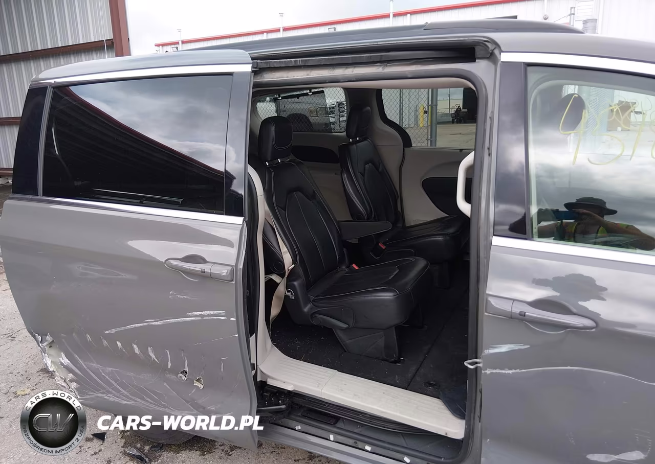 2022 Chrysler Pacifica Touring L VIN:2C4RC1BG6NR133177 - 8