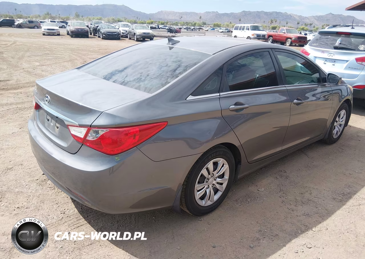 2012 Hyundai Sonata Gls VIN:5NPEB4AC4CH382640 - 4