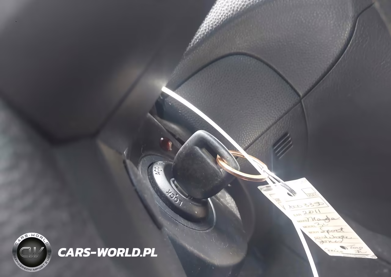 2011 Mazda Mazda3 I Sport VIN:JM1BL1UF6B1392404 - 11
