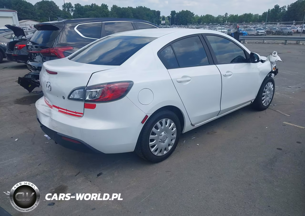 2011 Mazda Mazda3 I Sport VIN:JM1BL1UF6B1392404 - 4