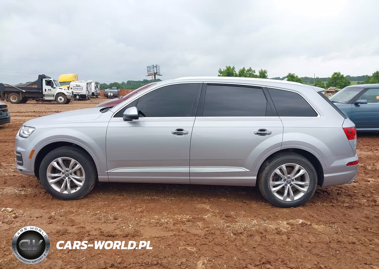 2017 Audi Q7 3.0T Premium VIN:WA1LAAF70HD043076 - 14