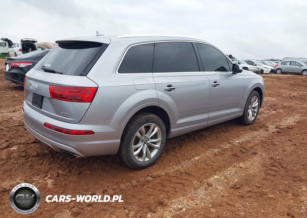 2017 Audi Q7 3.0T Premium VIN:WA1LAAF70HD043076 - 4