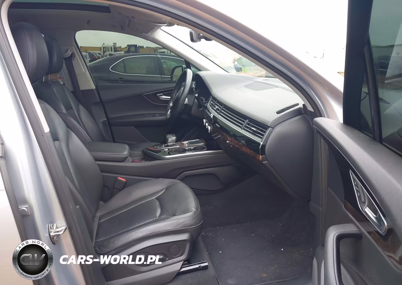2017 Audi Q7 3.0T Premium VIN:WA1LAAF70HD043076 - 5
