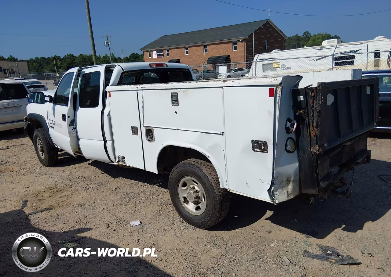2005 Chevrolet Silverado 2500Hd Work Truck VIN:1GCHC29U45E110796 - 3