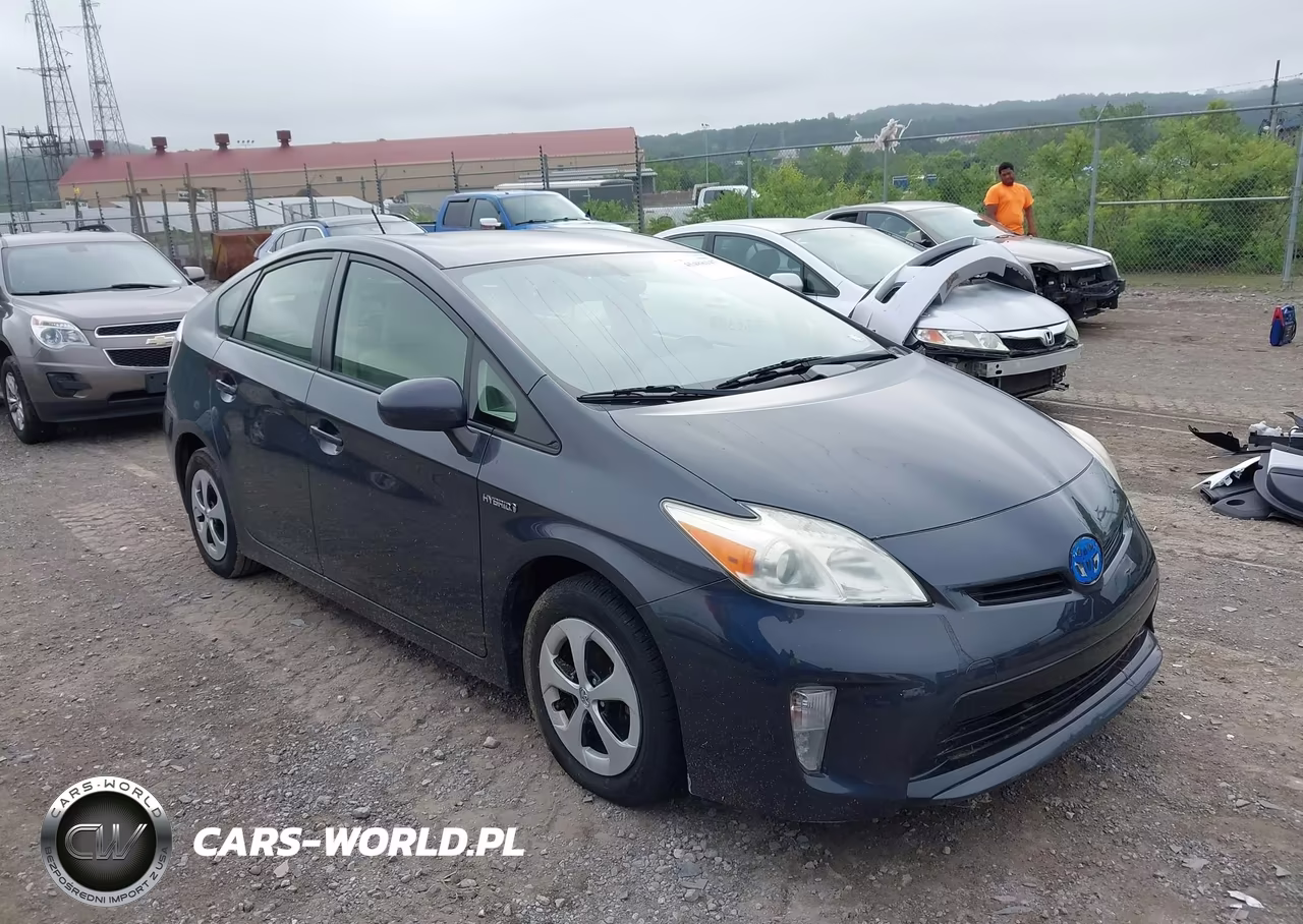 2013 Toyota Prius Four – zdjęcie 1 z 15