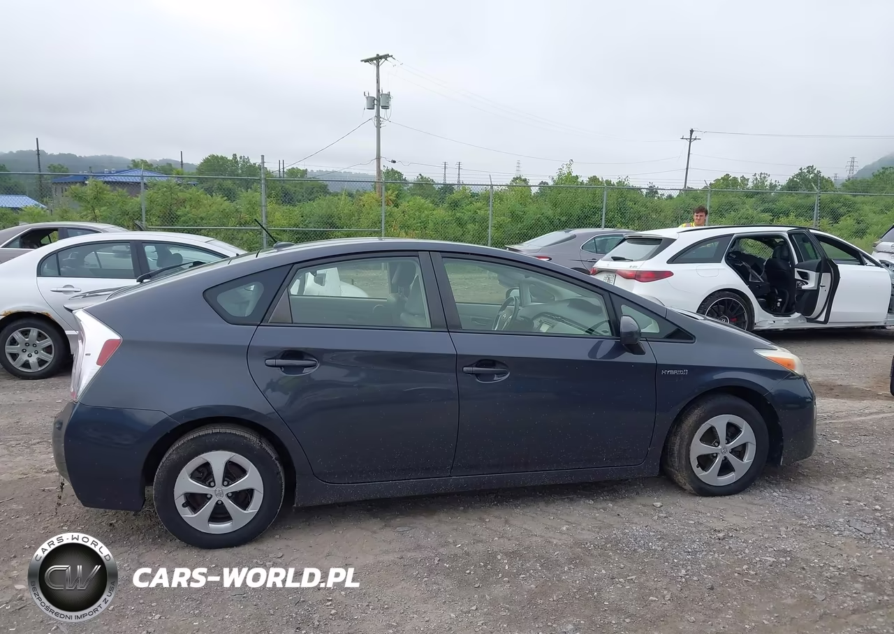 2013 Toyota Prius Four VIN:JTDKN3DU3D5615238 - 12