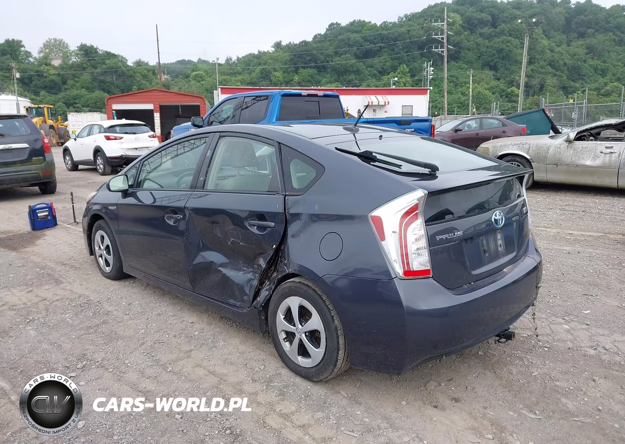 2013 Toyota Prius Four VIN:JTDKN3DU3D5615238 - 3