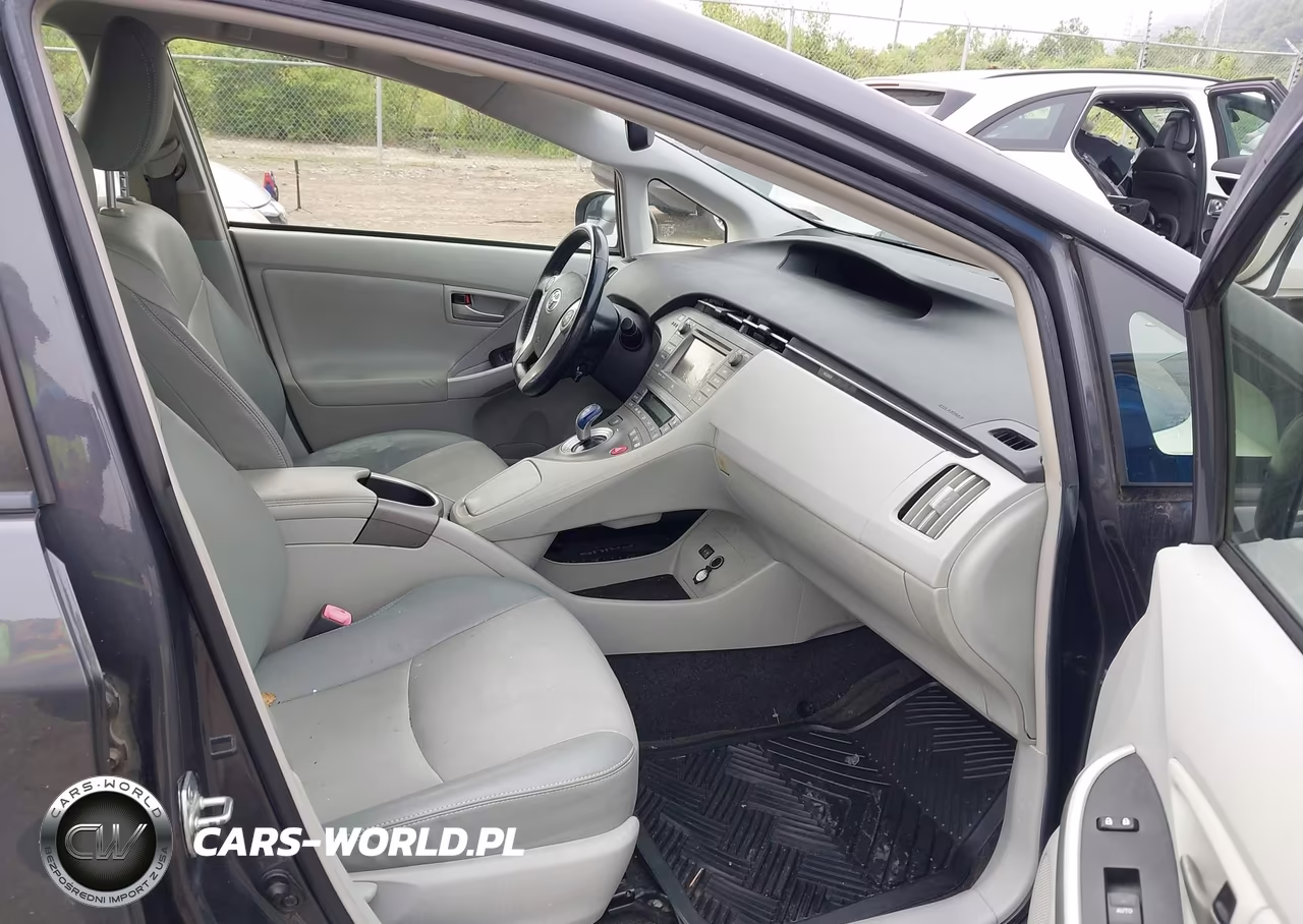 2013 Toyota Prius Four VIN:JTDKN3DU3D5615238 - 5