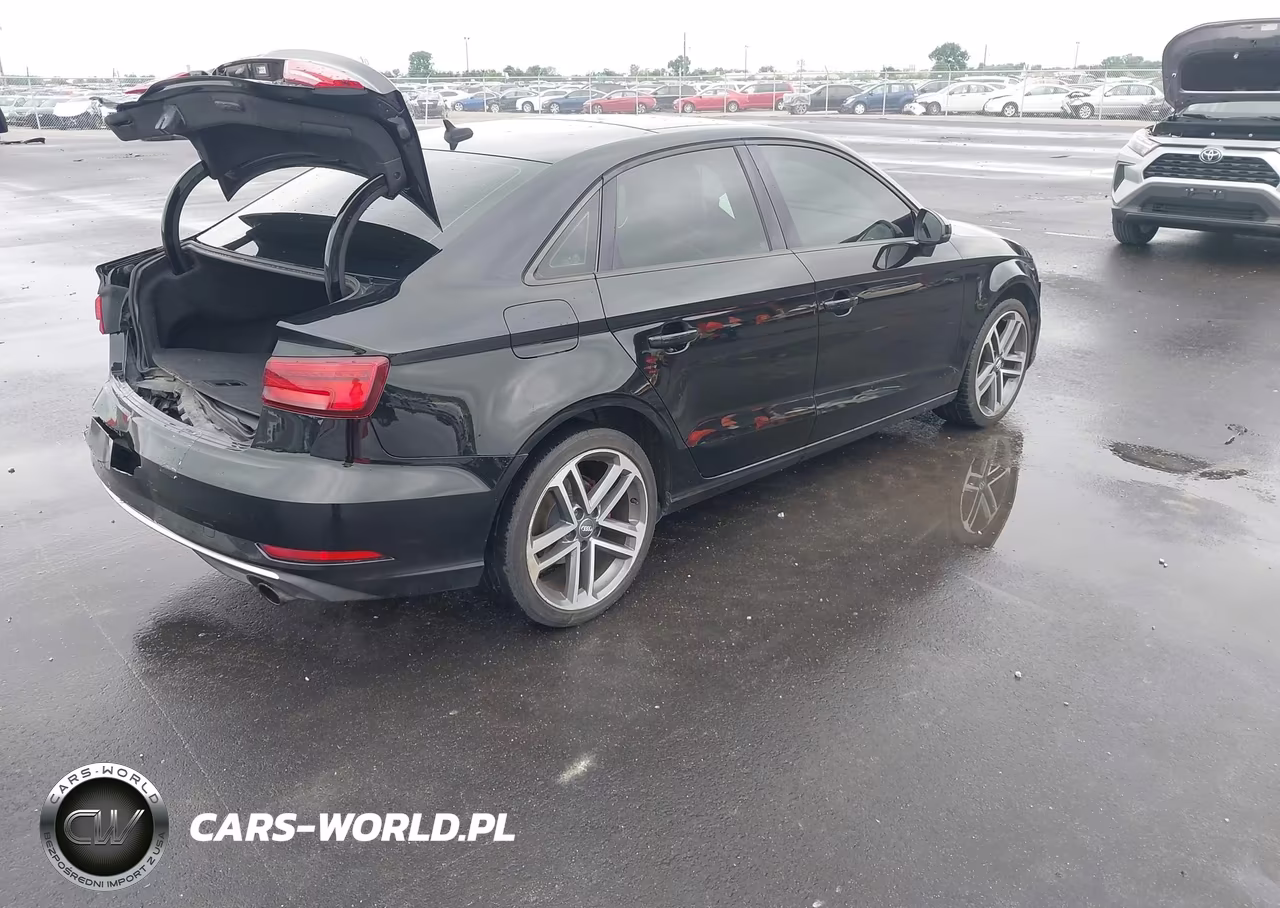 2017 Audi A3 2.0T Premium VIN:WAUB8GFFXH1007806 - 4