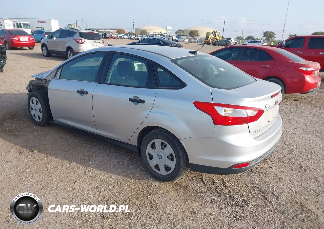 2012 Ford Focus S VIN:1FAHP3E28CL251089 - 3