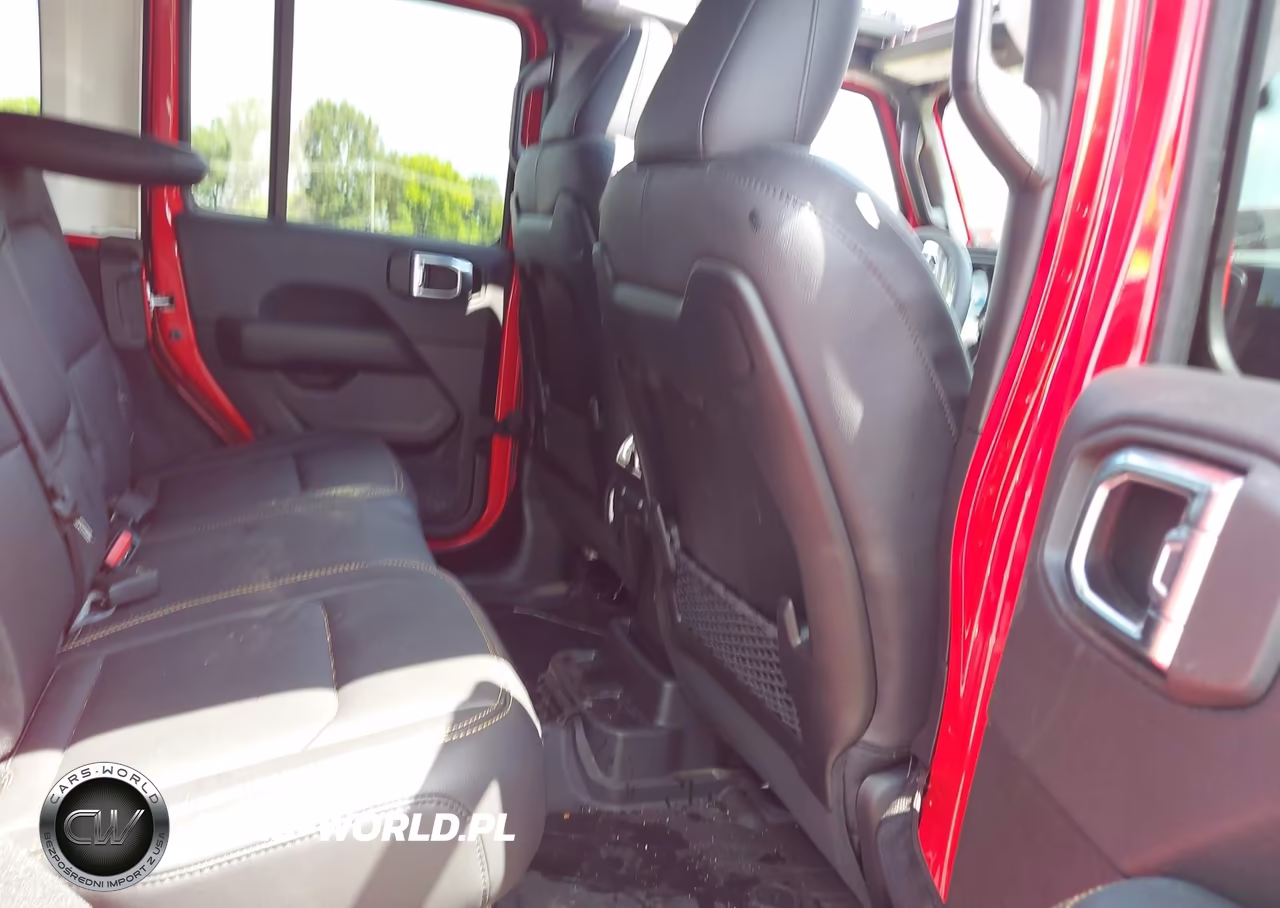 2025 Jeep Wrangler 4-Door Sahara 4X4 VIN:1C4PJXEG4SW563479 - 8