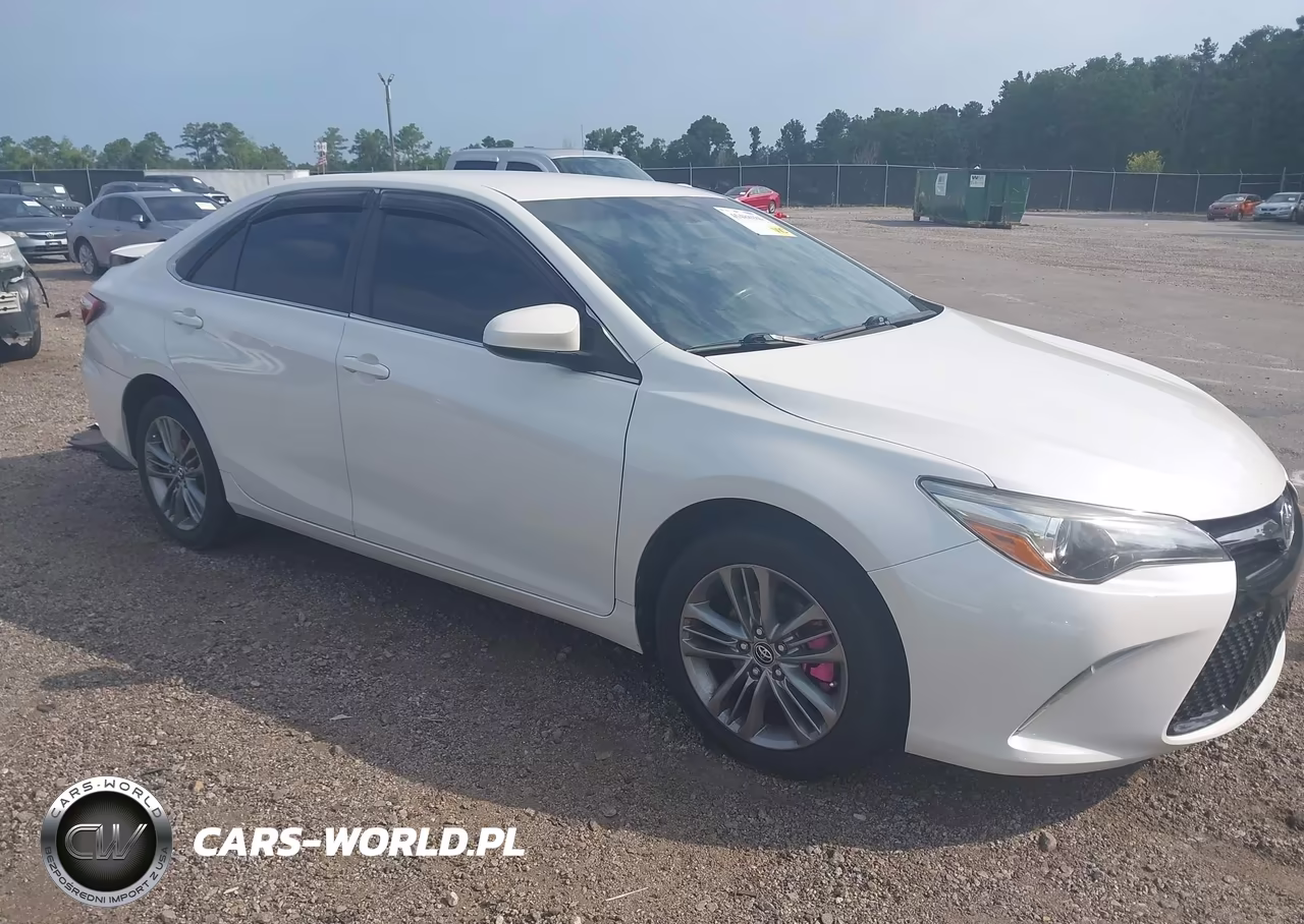 2015 Toyota Camry Se – zdjęcie 1 z 17