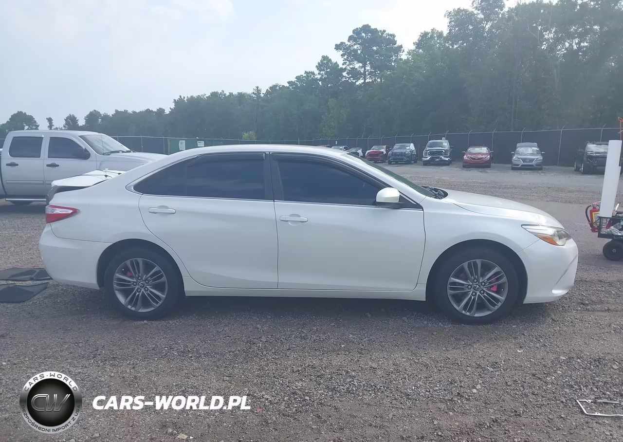 2015 Toyota Camry Se VIN:4T1BF1FK7FU477995 - 14
