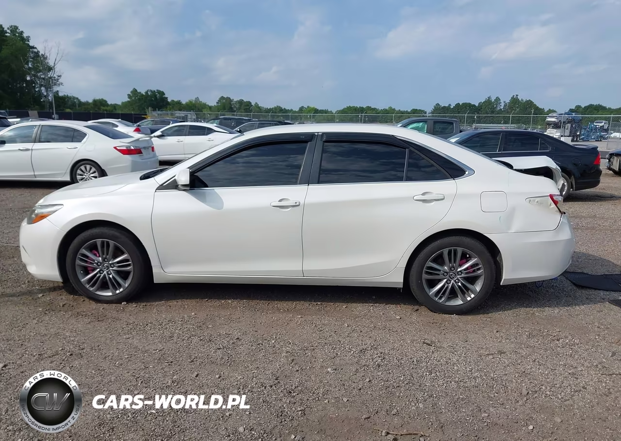 2015 Toyota Camry Se VIN:4T1BF1FK7FU477995 - 15