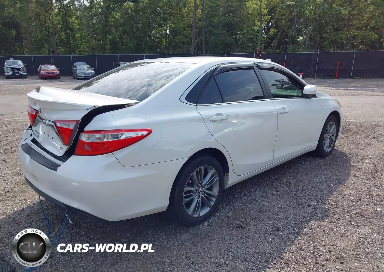 2015 Toyota Camry Se VIN:4T1BF1FK7FU477995 - 4