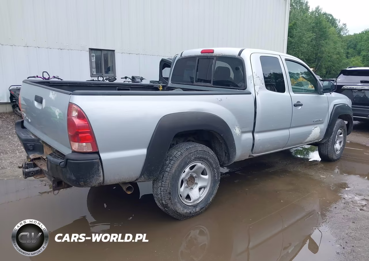 2005 Toyota Tacoma VIN:5TEUX42N85Z052979 - 4