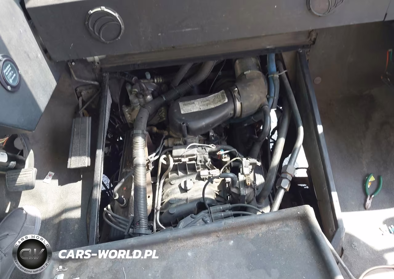 1999 Workhorse Custom Chassis Forward Control Chassis P3500 VIN:5B4HP32R2X3312122 - 9