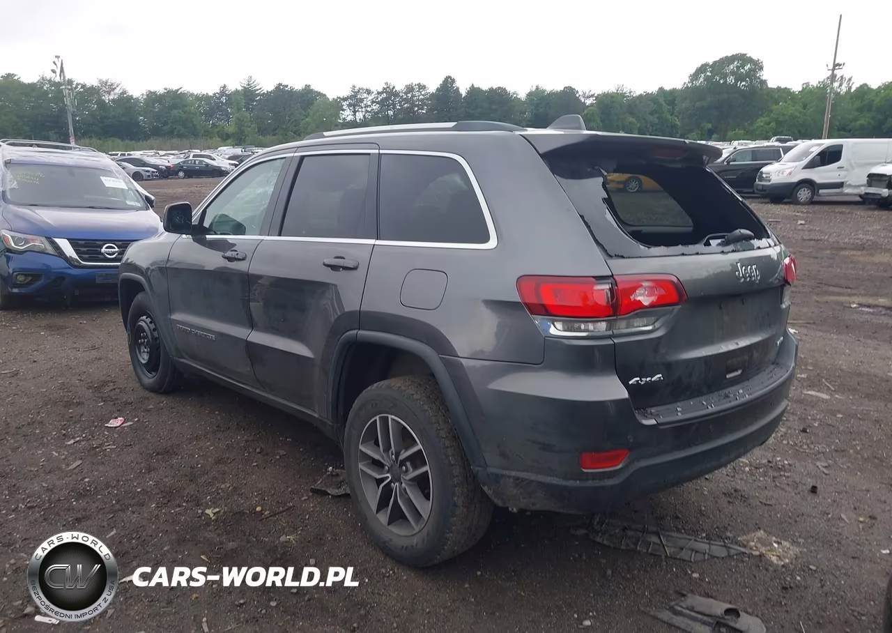 2020 Jeep Grand Cherokee Laredo E 4X4 VIN:1C4RJFAG0LC121486 - 3
