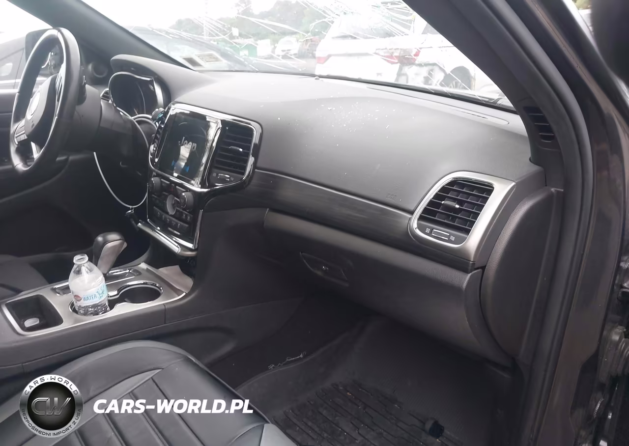 2020 Jeep Grand Cherokee Laredo E 4X4 VIN:1C4RJFAG0LC121486 - 5