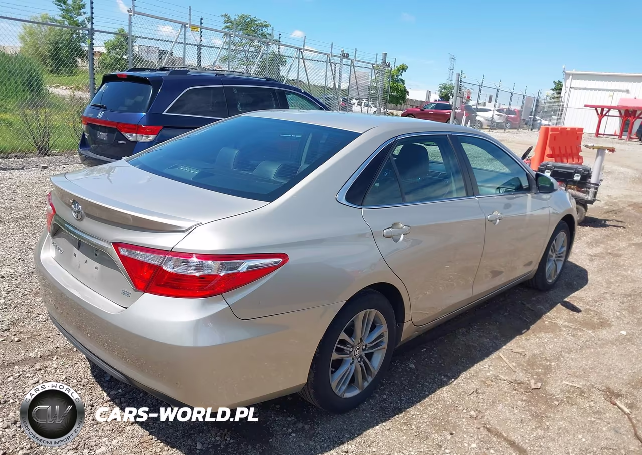 2016 Toyota Camry Se VIN:4T1BF1FK9GU564864 - 4