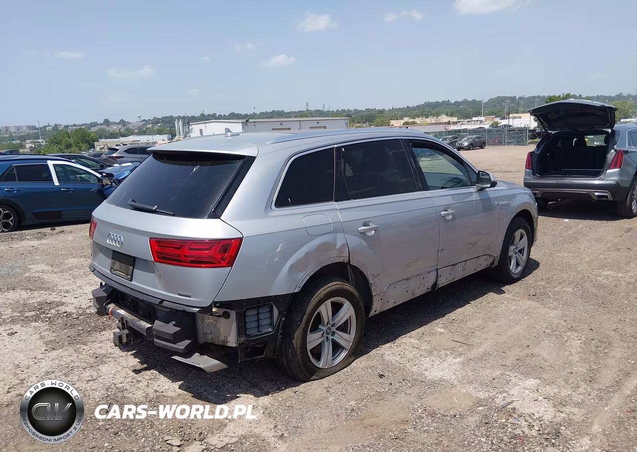 2017 Audi Q7 2.0T Premium VIN:WA1LHAF73HD040362 - 4