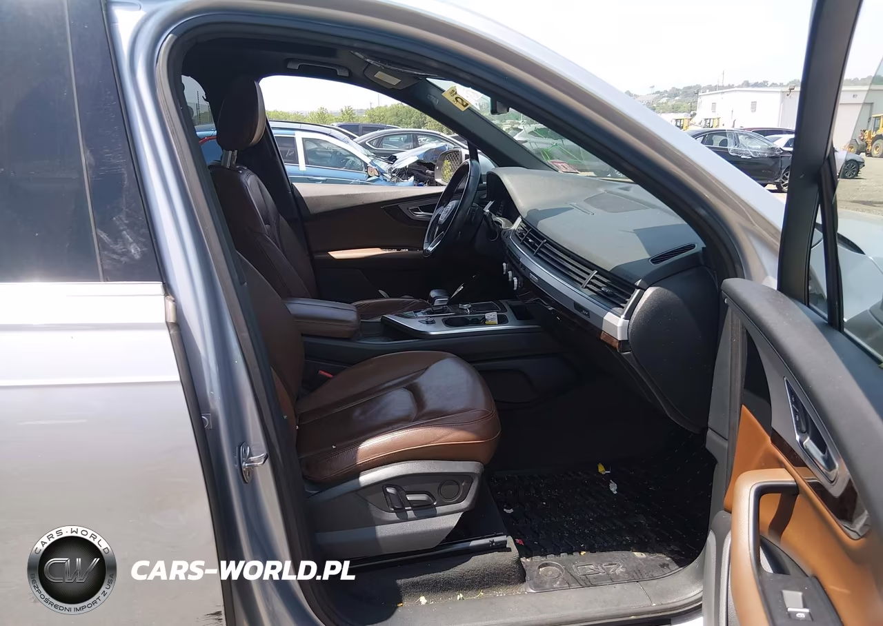 2017 Audi Q7 2.0T Premium VIN:WA1LHAF73HD040362 - 5