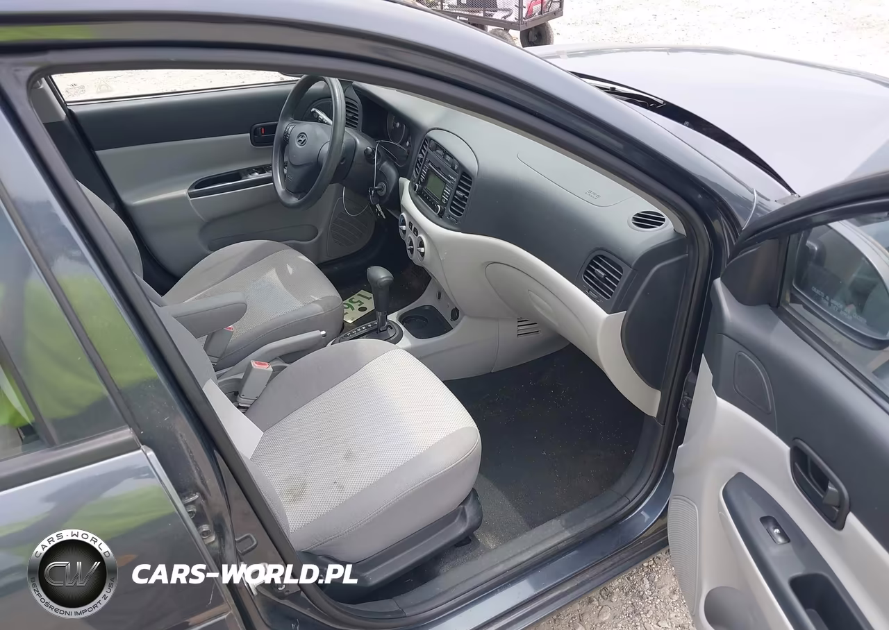 2009 Hyundai Accent Gls VIN:KMHCN46C79U340206 - 5