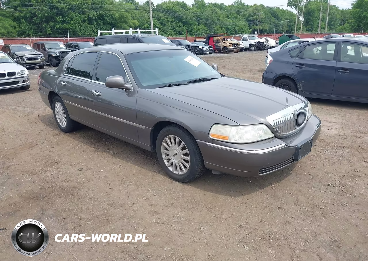 2003 Lincoln Town Car Executive