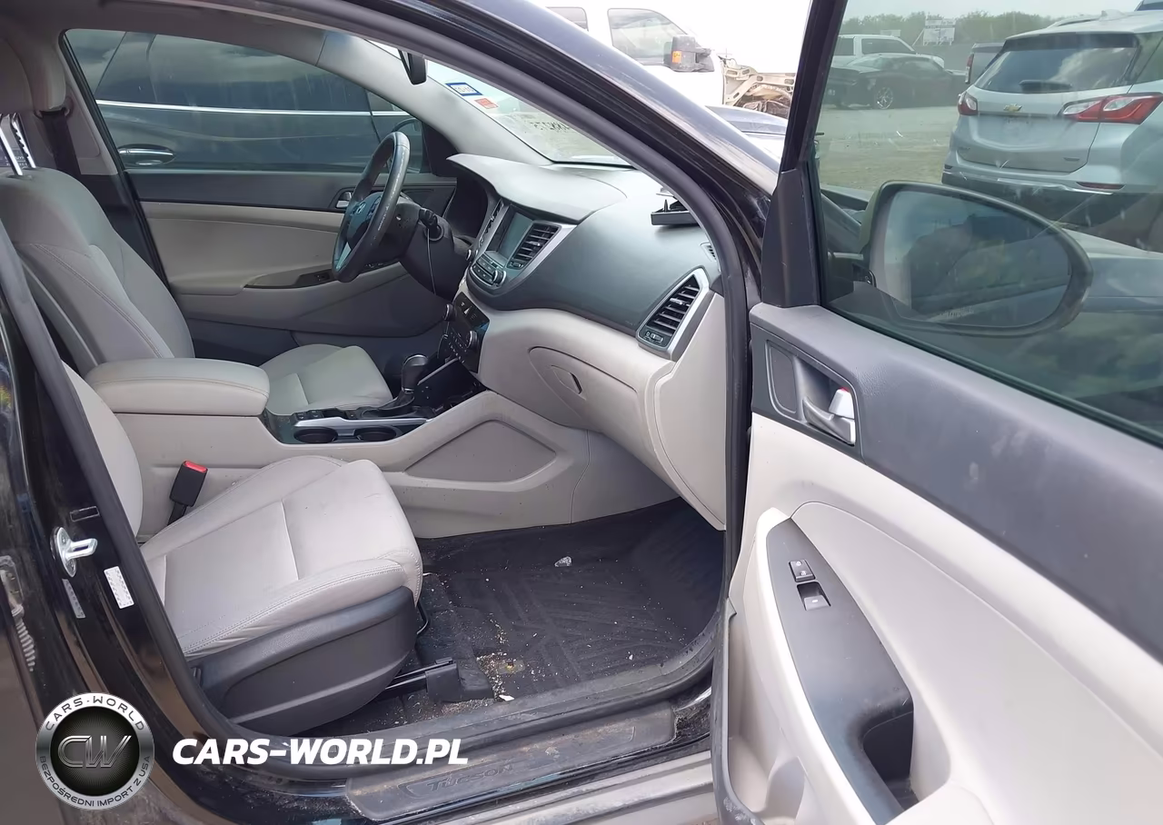 2018 Hyundai Tucson Value VIN:KM8J3CA25JU676799 - 5