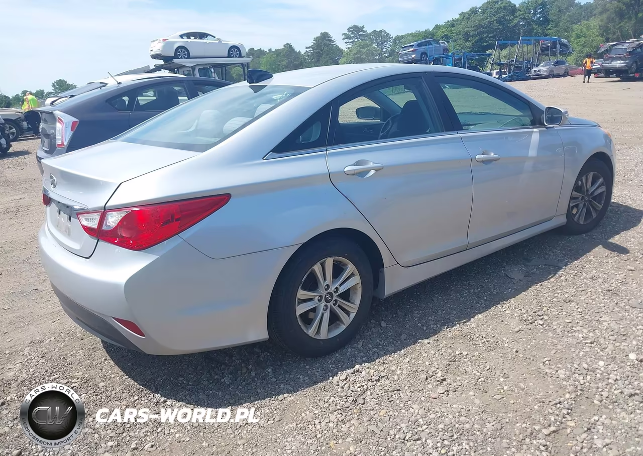 2014 Hyundai Sonata Gls VIN:5NPEB4AC7EH916488 - 4