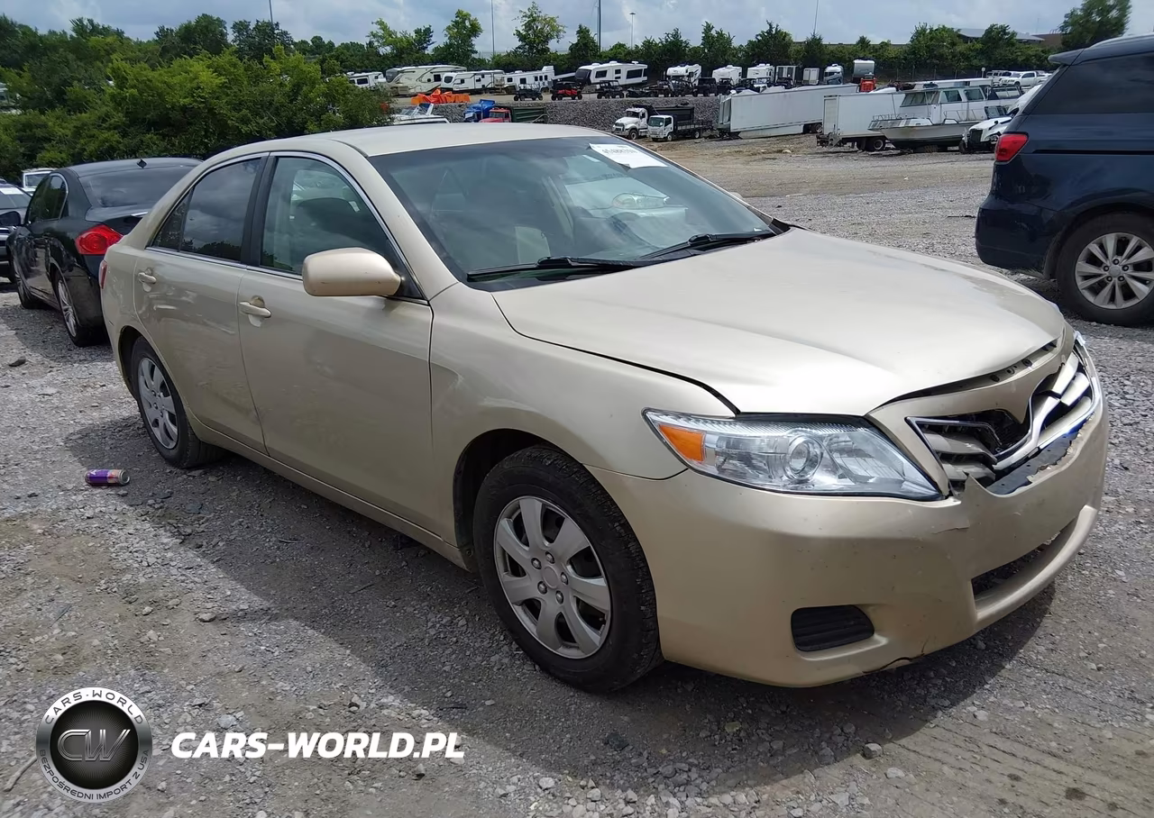 2011 Toyota Camry Le – zdjęcie 1 z 17