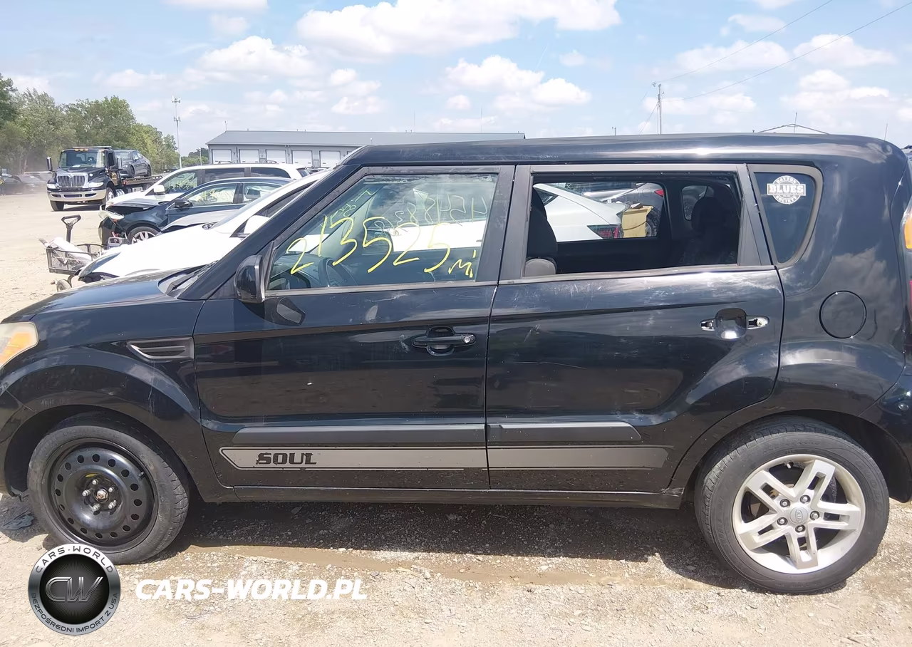 2011 Kia Soul + VIN:KNDJT2A26B7211737 - 14