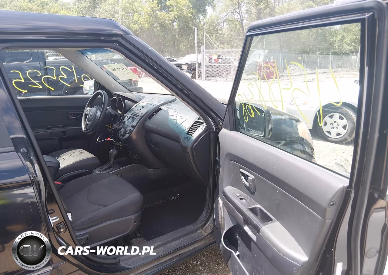 2011 Kia Soul + VIN:KNDJT2A26B7211737 - 5