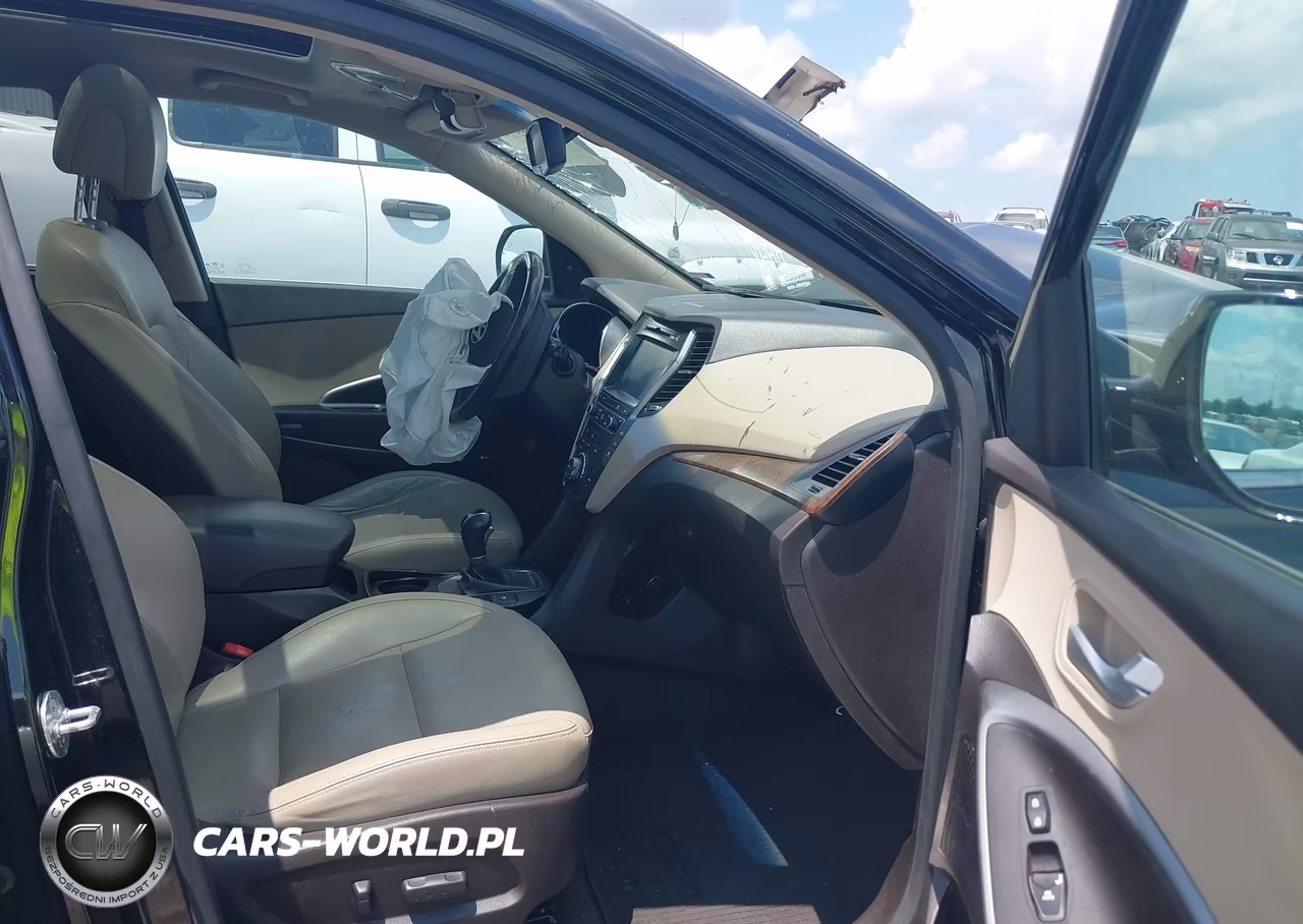 2017 Hyundai Santa Fe Se Ultimate VIN:KM8SR4HF6HU215588 - 5