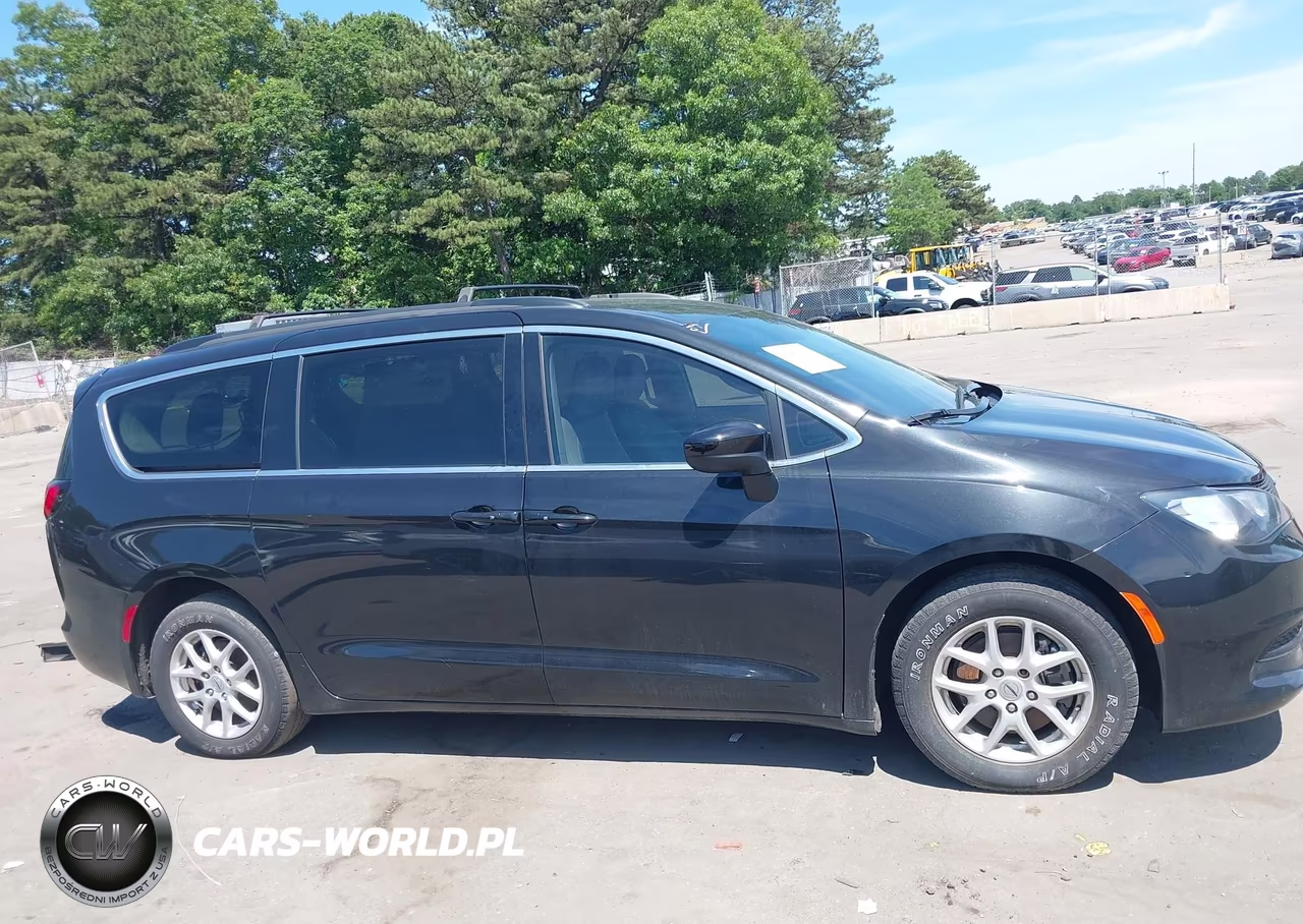 2021 Chrysler Voyager Lxi VIN:2C4RC1DG7MR551372 - 13
