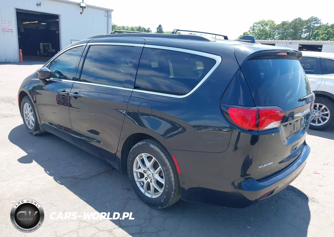 2021 Chrysler Voyager Lxi VIN:2C4RC1DG7MR551372 - 3