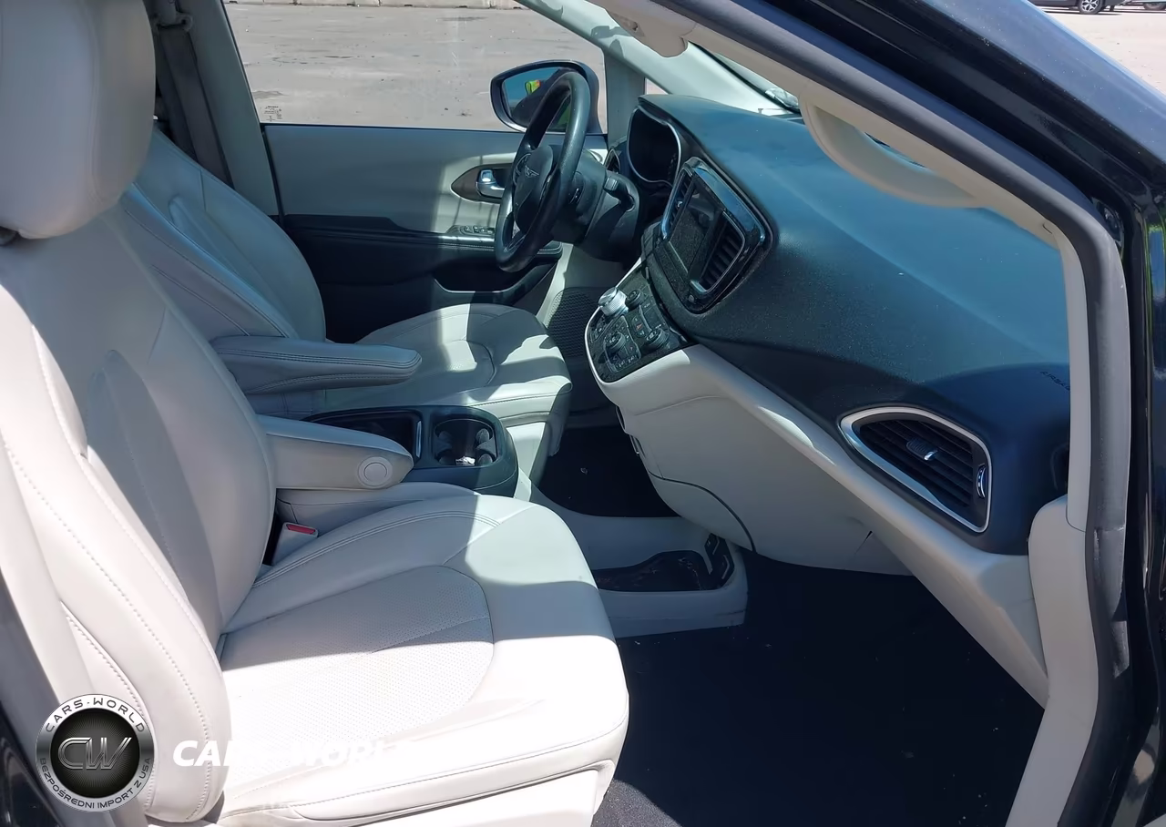 2021 Chrysler Voyager Lxi VIN:2C4RC1DG7MR551372 - 5