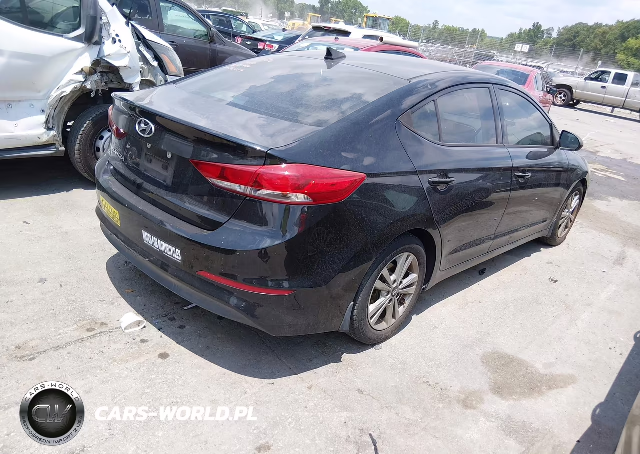 2018 Hyundai Elantra Sel VIN:5NPD84LF4JH361074 - 4