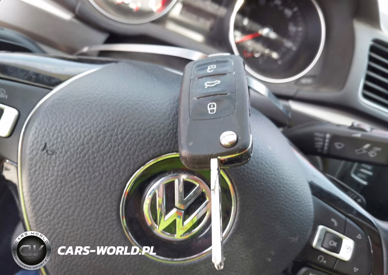 2018 Volkswagen Passat 2.0T R-Line-2.0T S VIN:1VWAA7A34JC005914 - 11