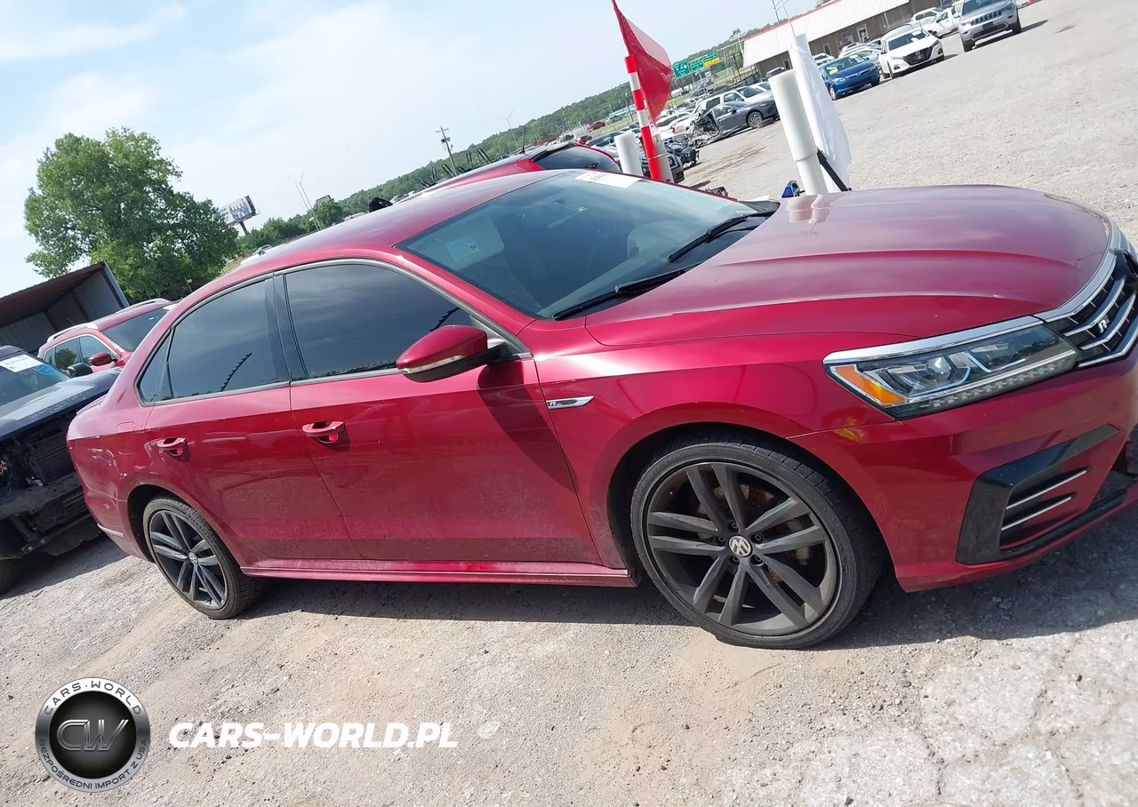2018 Volkswagen Passat 2.0T R-Line-2.0T S VIN:1VWAA7A34JC005914 - 14
