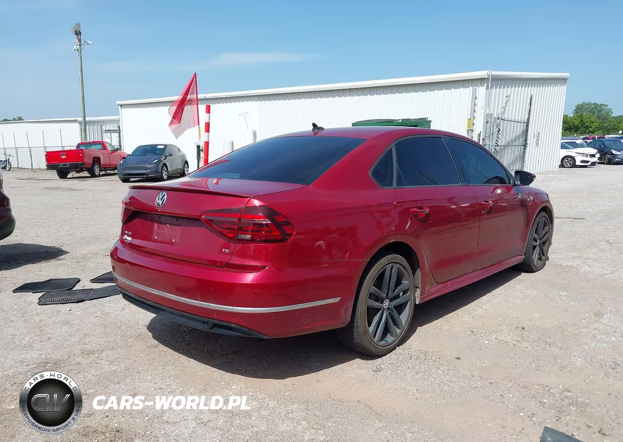 2018 Volkswagen Passat 2.0T R-Line-2.0T S VIN:1VWAA7A34JC005914 - 4