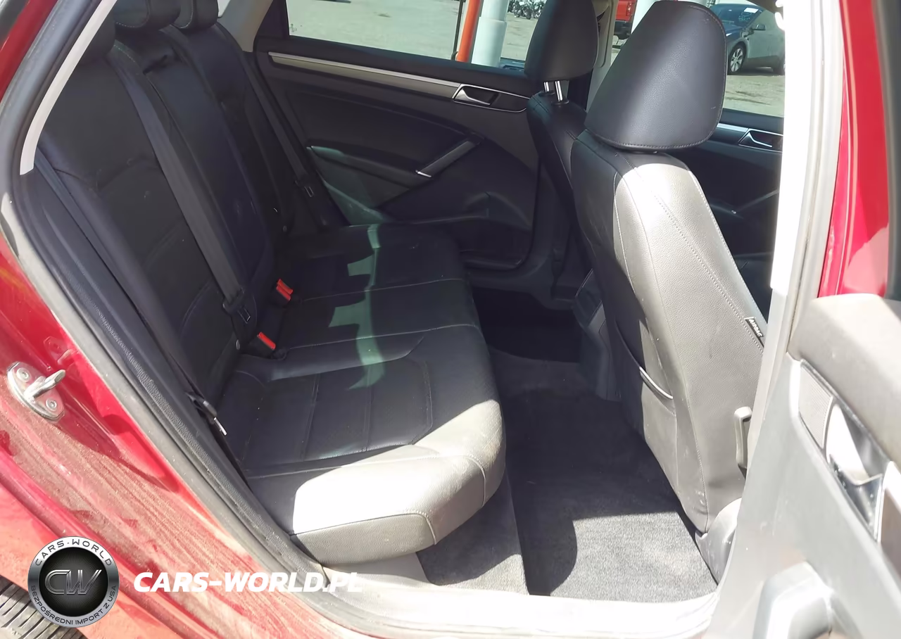 2018 Volkswagen Passat 2.0T R-Line-2.0T S VIN:1VWAA7A34JC005914 - 8