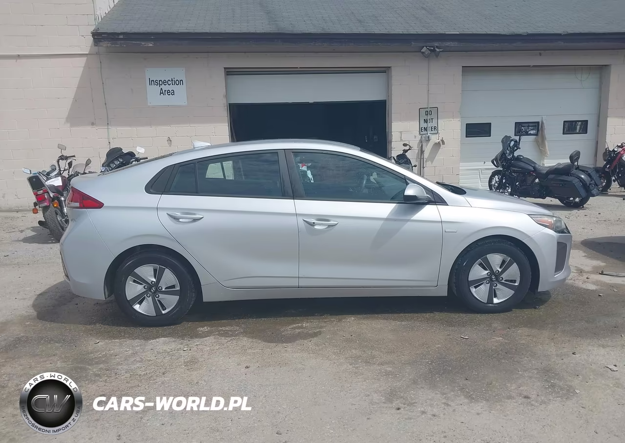 2018 Hyundai Ioniq Hybrid Blue VIN:KMHC65LC9JU075218 - 15
