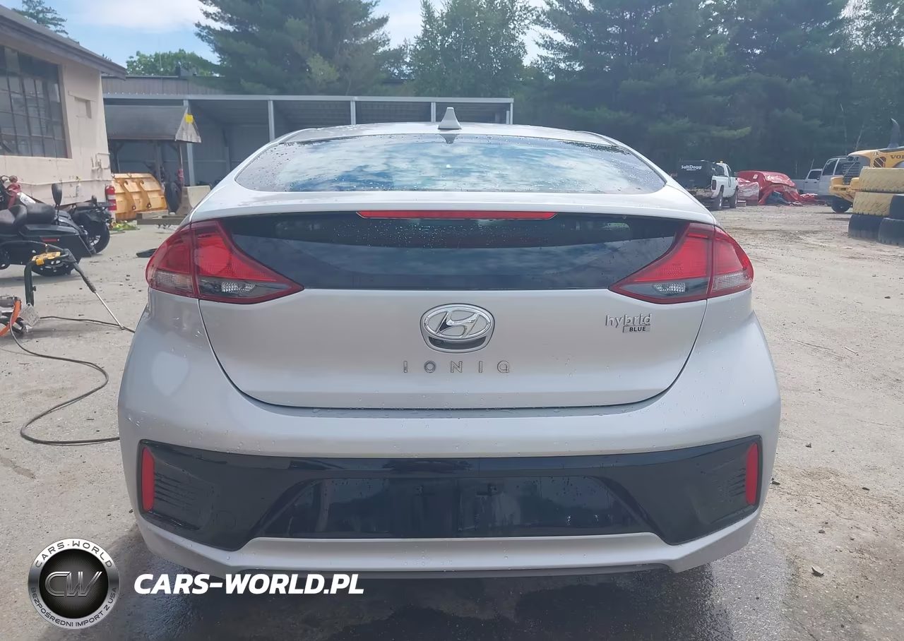 2018 Hyundai Ioniq Hybrid Blue VIN:KMHC65LC9JU075218 - 18