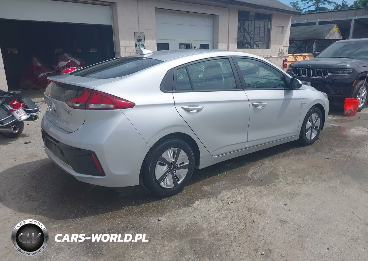 2018 Hyundai Ioniq Hybrid Blue VIN:KMHC65LC9JU075218 - 4
